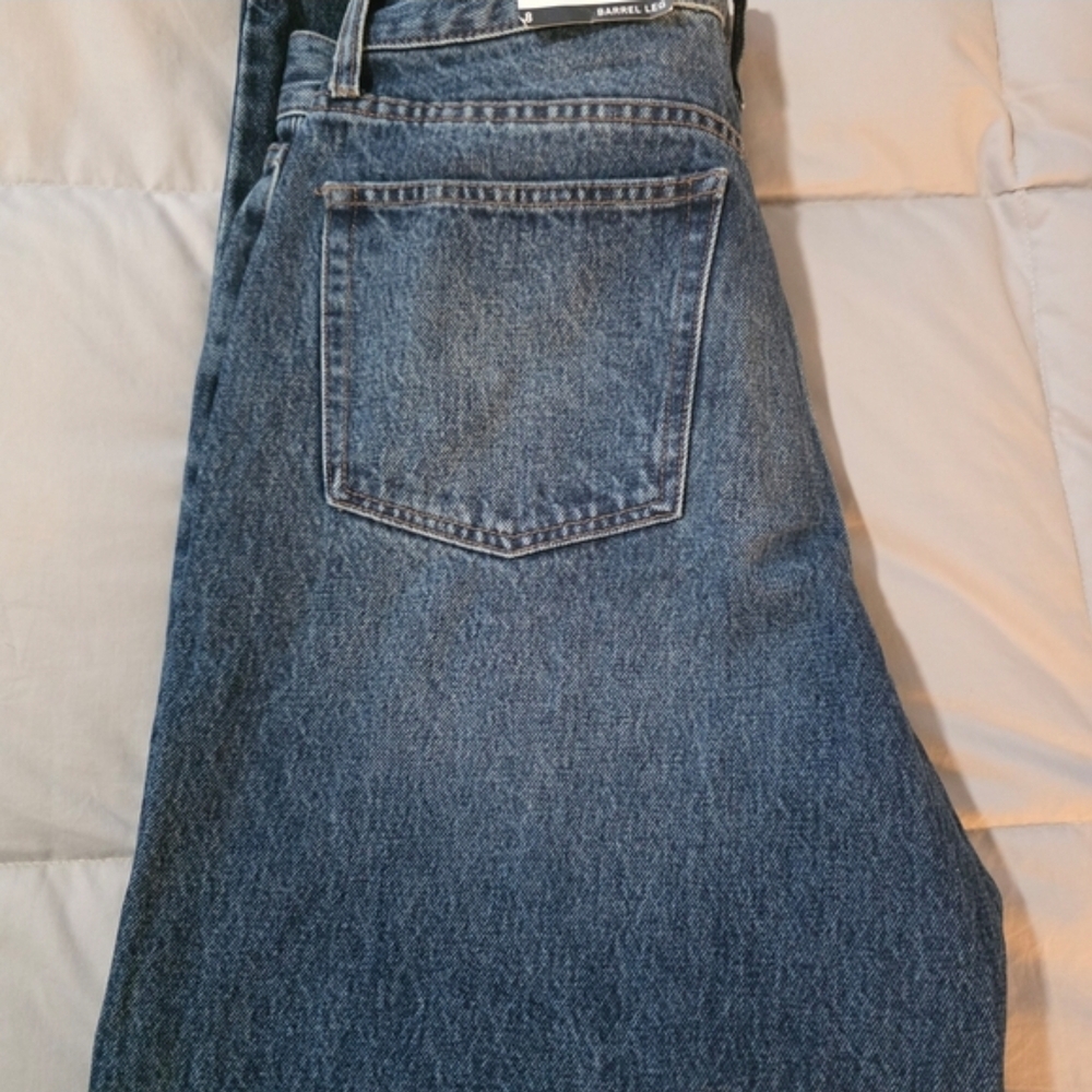 KBB By Kahlana Women's Barrel Jeans. Size 8 - Picture 3 of 3